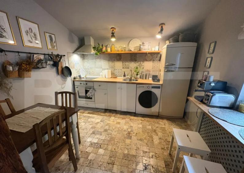 Casă cu 2 camere cu Teren 80 Mp în Central