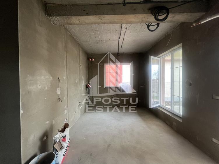 Duplex cu 4 camere cu Canalizare în Covaci