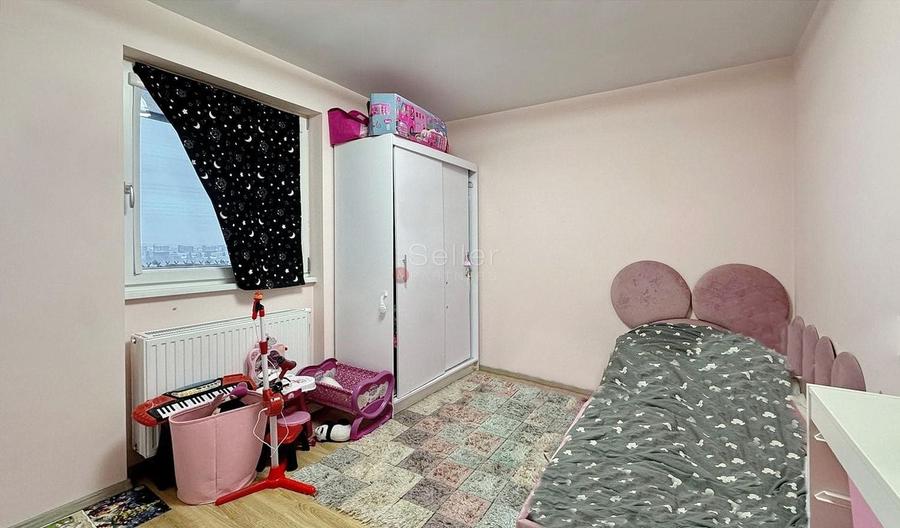 Apartament cu 3 camere semidecomandat, mobilat în Gării