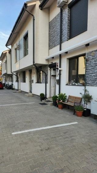 Casă cu 5 camere cu Canalizare în Băneasa