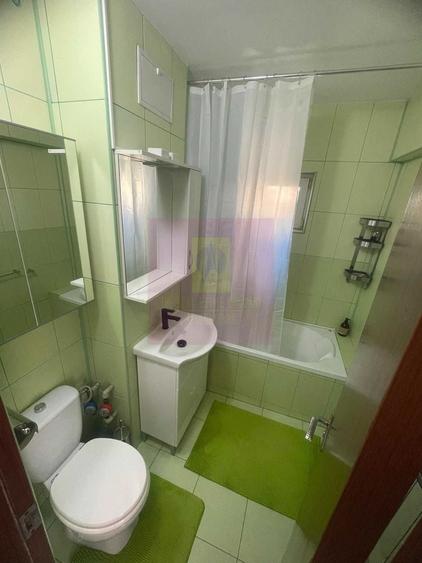 Apartament cu 3 camere decomandat în Alexandru Obregia
