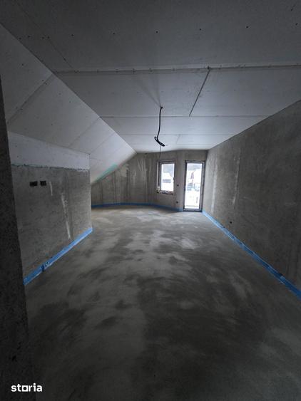 Casă cu 5 camere cu Teren 1300 Mp în Brodina