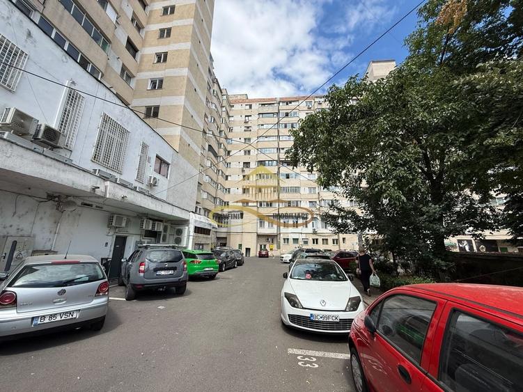 Apartament cu 3 camere decomandat, mobilat în Central