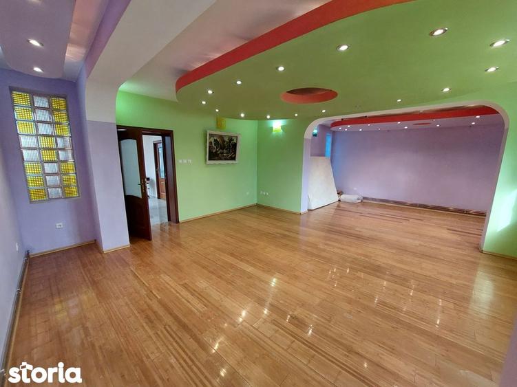 Casă cu 5 camere cu Teren 361 Mp în Micro 5
