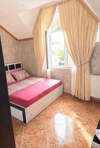 Apartament cu 5 camere decomandat în Palazu Mare