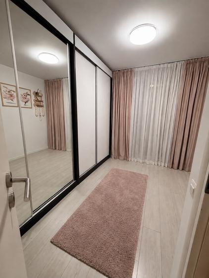 Apartament cu 3 camere semidecomandat, mobilat în Tineretului