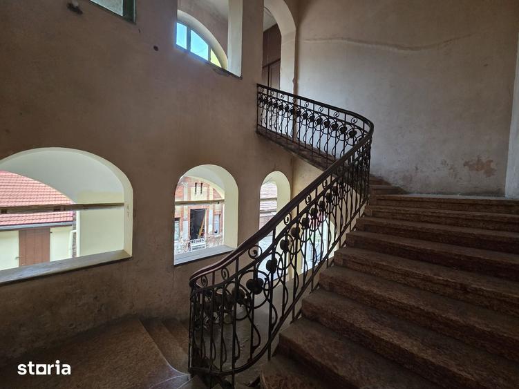Apartament cu 4 camere în Central