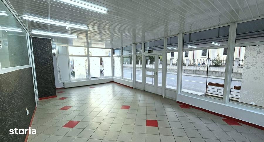 Spațiu comercial, de 72 mp, în Central