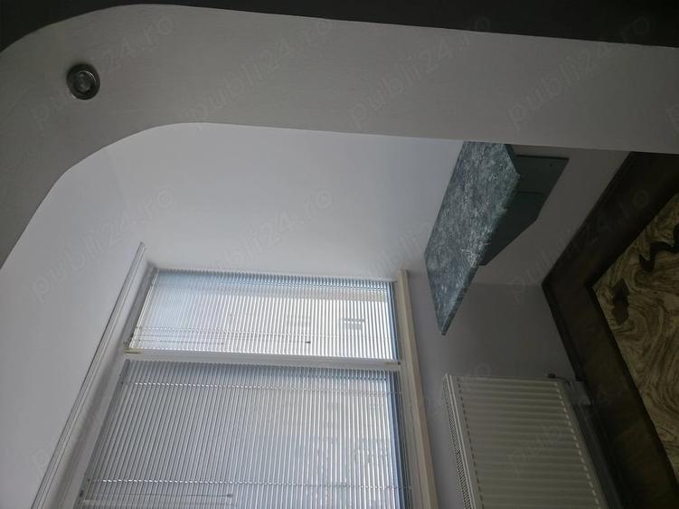 Apartament cu 3 camere semidecomandat în Centrul Civic