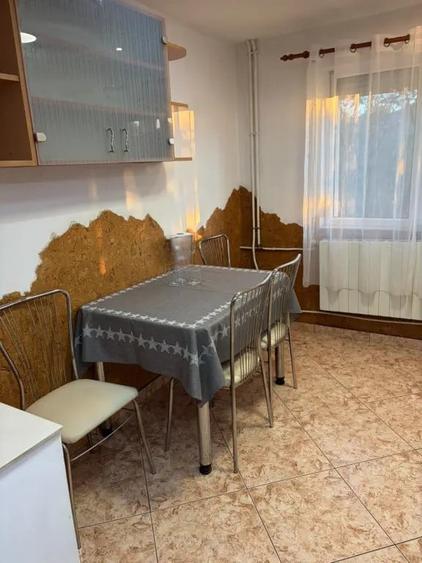 Apartament cu 4 camere decomandat în Rogerius