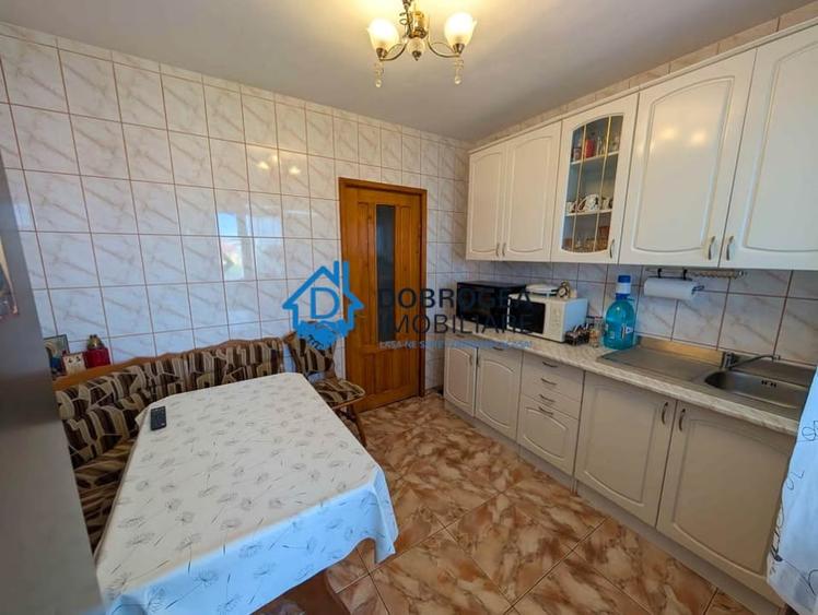 SABINEOR- 3 CAMERE DECOMANDAT ,CENTRALA GAZ - 5