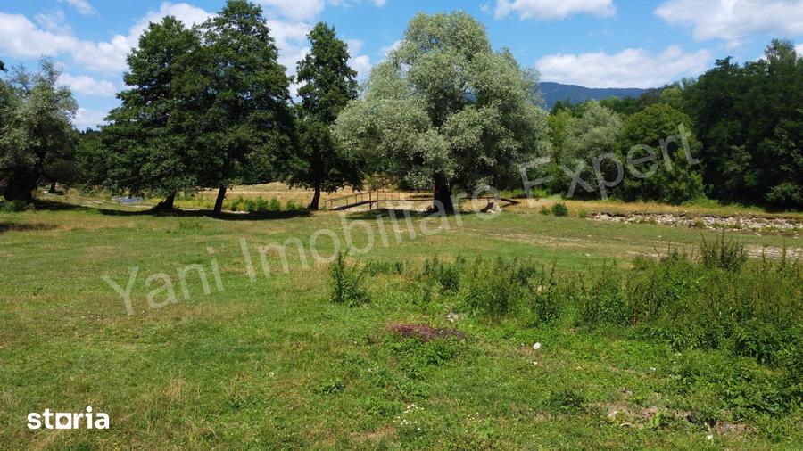 Teren de 3000 mp, în Corbeni