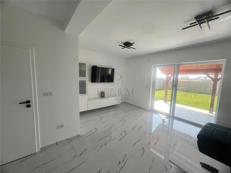 Duplex cu 3 camere cu Canalizare în Moșnița Nouă