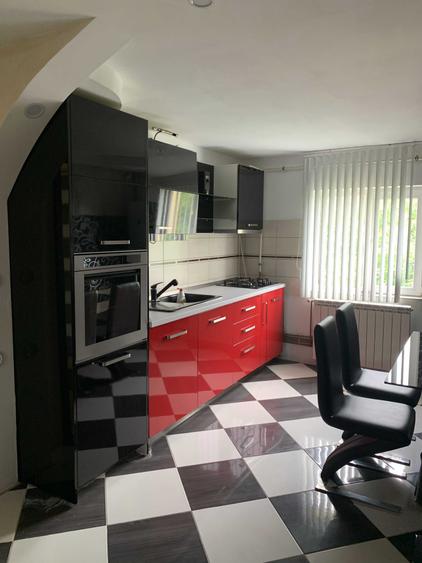 Apartament cu 3 camere în Cornitoiu