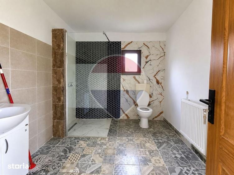 Casă cu 3 camere în Budești