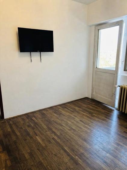 Apartament cu 2 camere decomandat în Parcul Carol