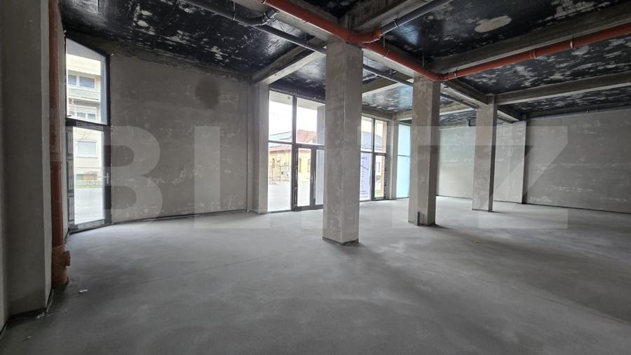 Spațiu comercial, de 250 mp, în Semicentral