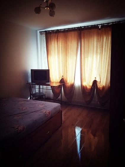 Apartament cu 3 camere semidecomandat în Albești