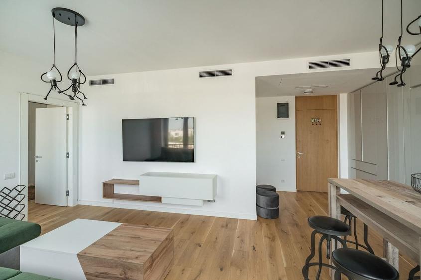 Apartament cu 2 camere semidecomandat, mobilat în Tunari