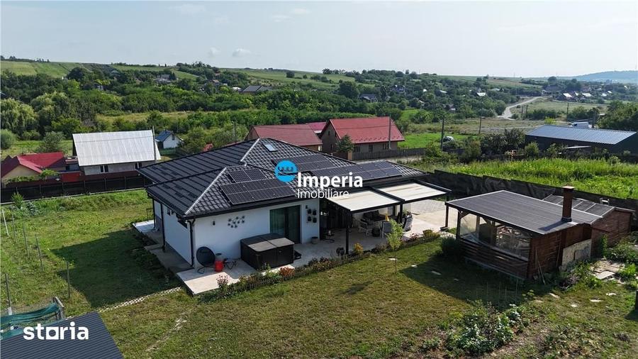 Casă cu 4 camere cu Teren 2165 Mp în Miroslava