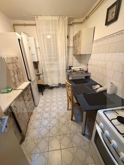 Apartament cu 3 camere semidecomandat, mobilat în Brazda lui Novac