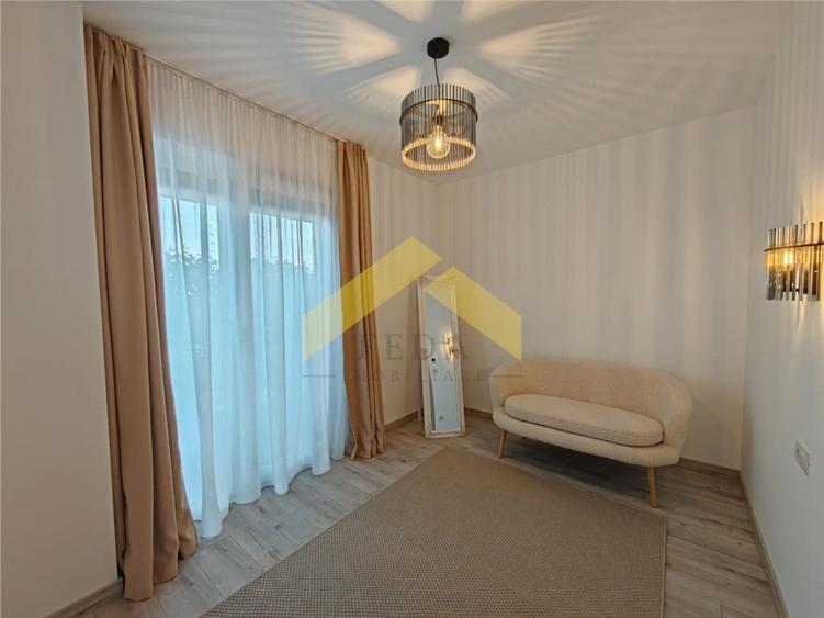 Apartament cu 3 camere semidecomandat în Central