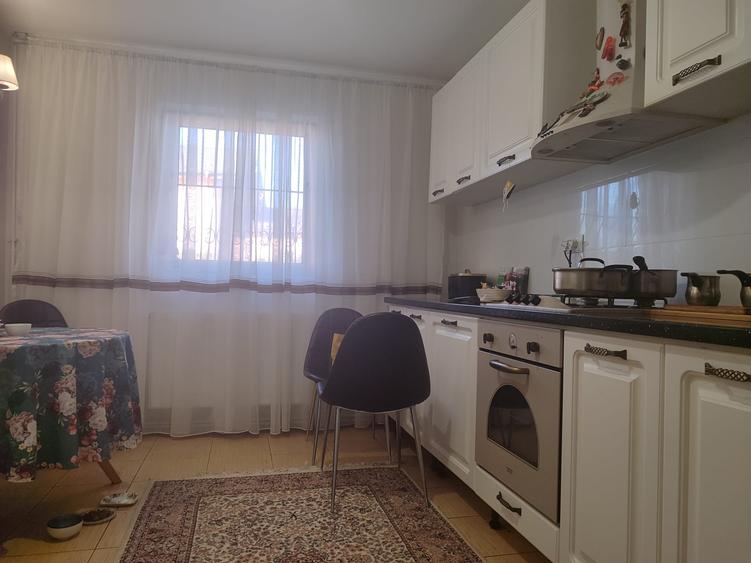 Casă cu 5 camere cu Canalizare în Tătărași