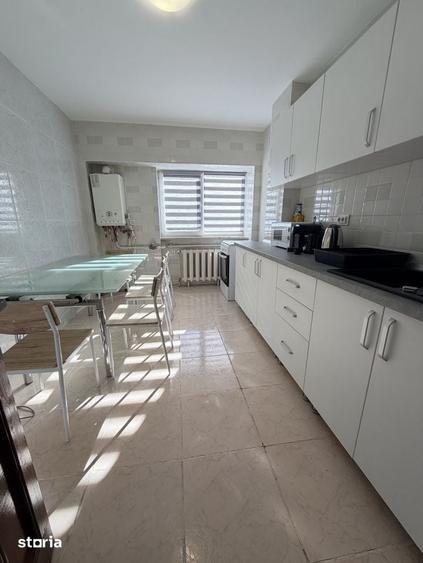 Apartament cu 4 camere în George Enescu