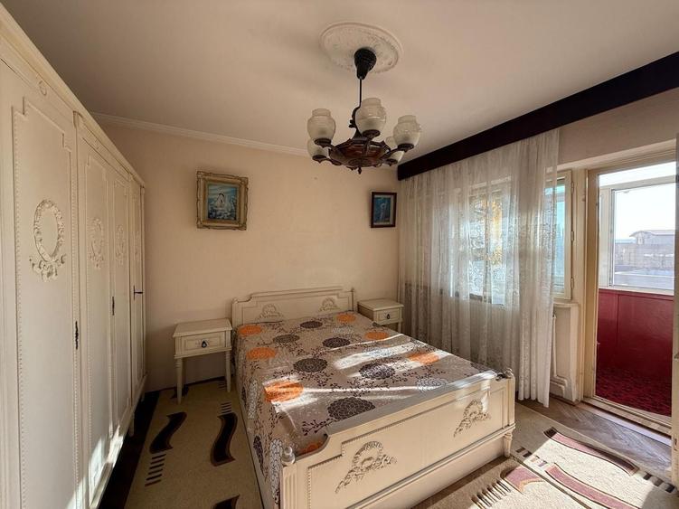 Apartament cu 3 camere decomandat, mobilat în Faleza Nord