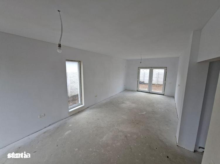 Casă cu 3 camere în Berceni