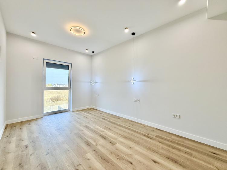 Duplex cu 4 camere cu Canalizare în Moșnița Nouă