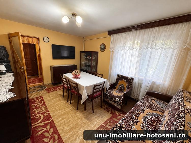Apartament cu 3 camere semidecomandat în Central