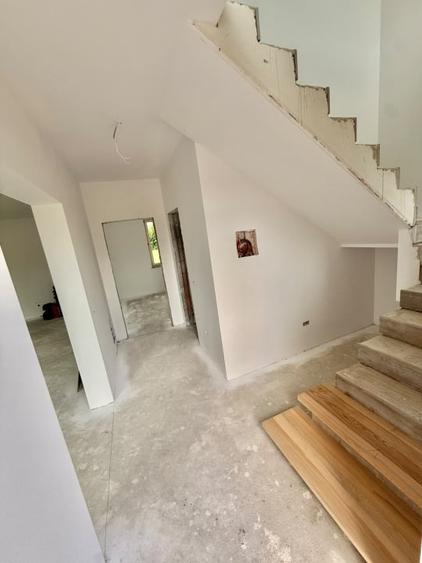 Casă individuală cu 5 camere cu Teren 480 Mp în Horodnic