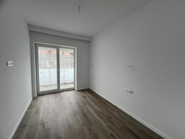 Apartament cu 3 camere semidecomandat în Vasile Alecsandri