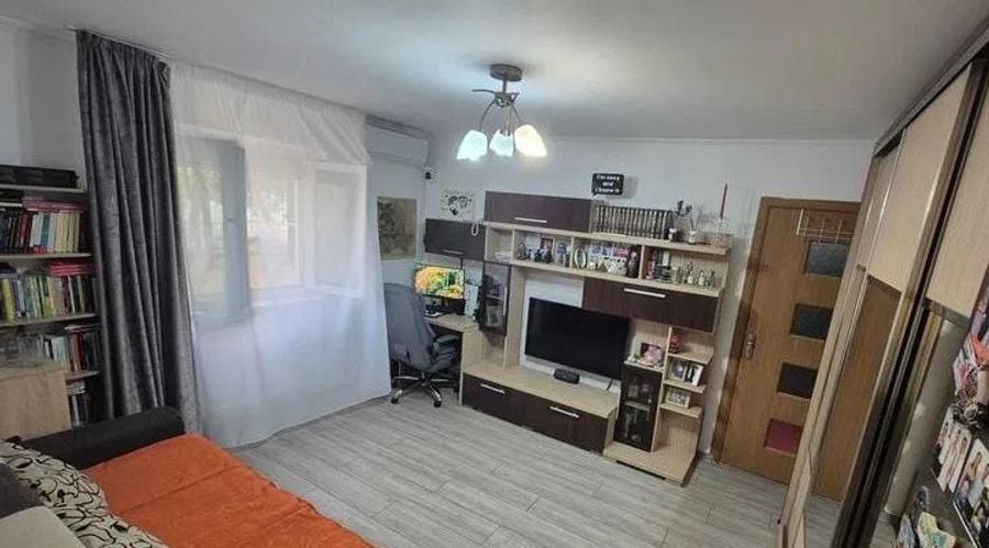 Apartament cu 2 camere semidecomandat, mobilat în P-ța Reșița