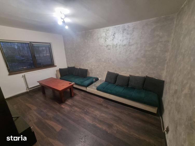 Apartament cu 2 camere decomandat în CET