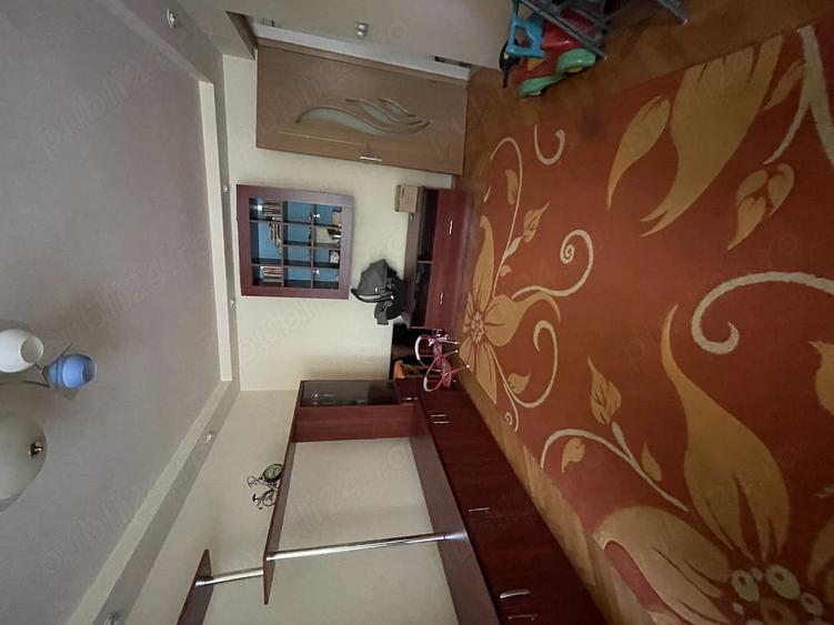Apartament cu 3 camere decomandat în Steaua