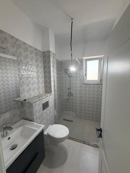 Apartament cu 3 camere decomandat, mobilat în Calea Severinului