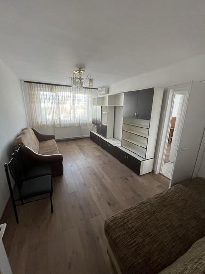 Apartament cu 3 camere decomandat în Semicentral