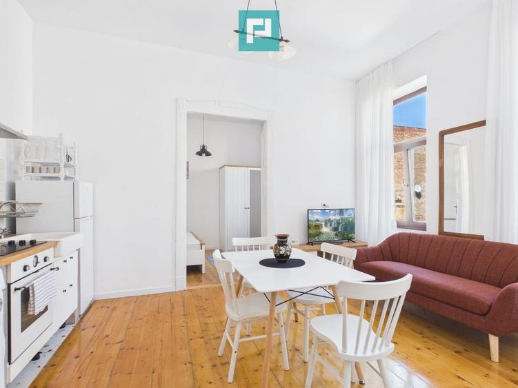 Apartament cu 3 camere decomandat în Central