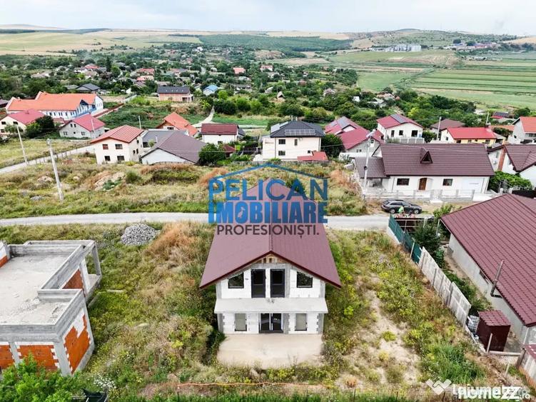 Casă cu 4 camere cu Teren 500 Mp în Malcoci