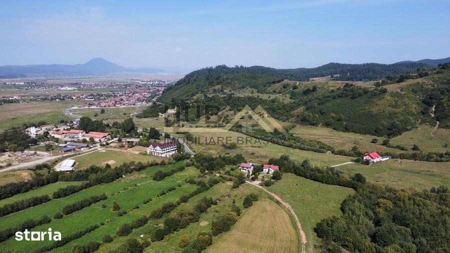 Teren de 11600 mp, în Cheile Râșnoavei