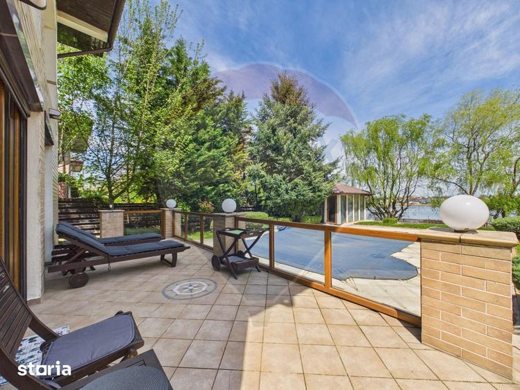 De vanzare Casa / Vila cu 9 camere la lac cu piscina - 1