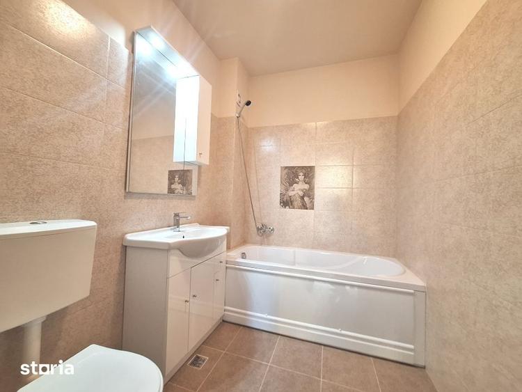 Apartament cu 3 camere semidecomandat în Florești