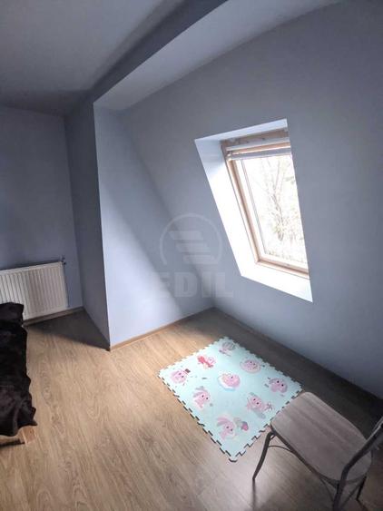 Apartament cu 3 camere semidecomandat în Semicentral