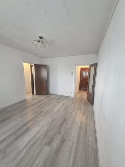 Apartament cu 2 camere decomandat în Drumul Taberei