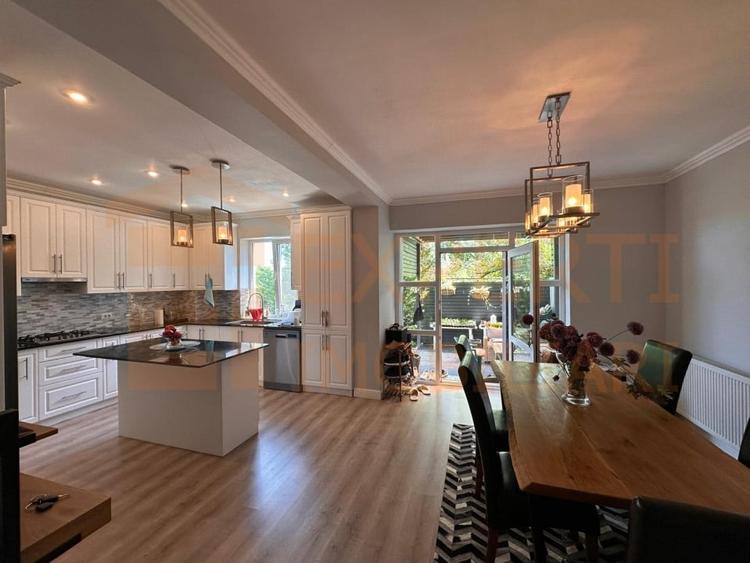 Duplex cu 5 camere cu Canalizare în Mamaia-Sat