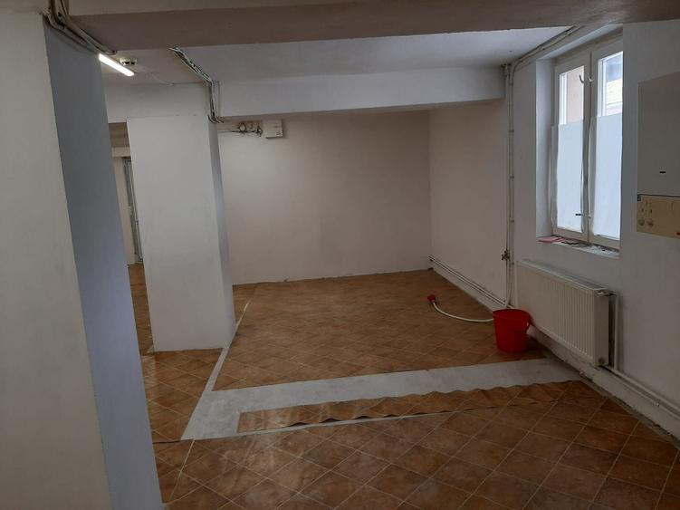 Spațiu comercial, de 70 mp, în Central