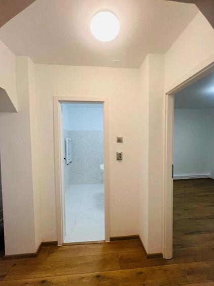 Apartament cu 4 camere decomandat în Tineretului