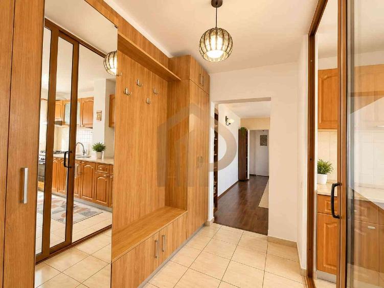 Apartament cu 3 camere decomandat în Drumul Taberei